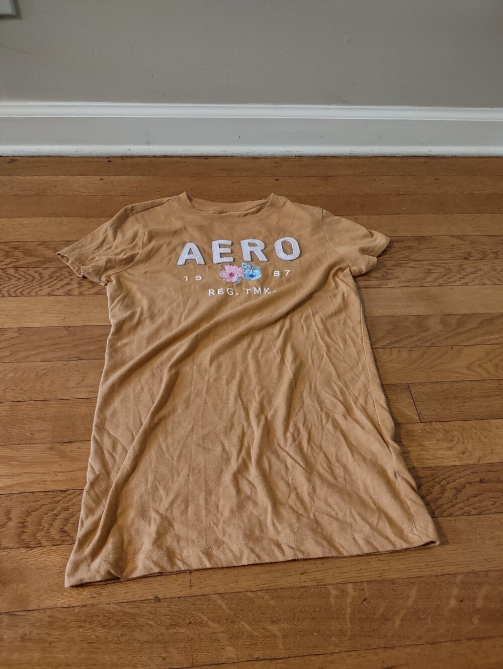 Aeropostale tan logo t-shirt with flowers size small